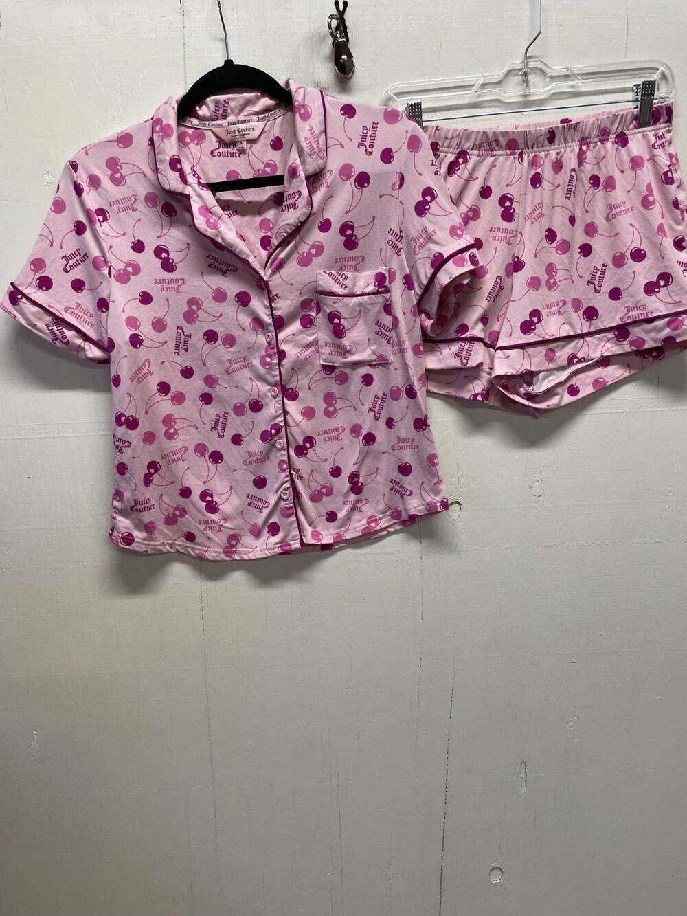 Juicy Couture Women's 2-Pc Pajama Set Size Small Shorts S/S Pink Cherry Print